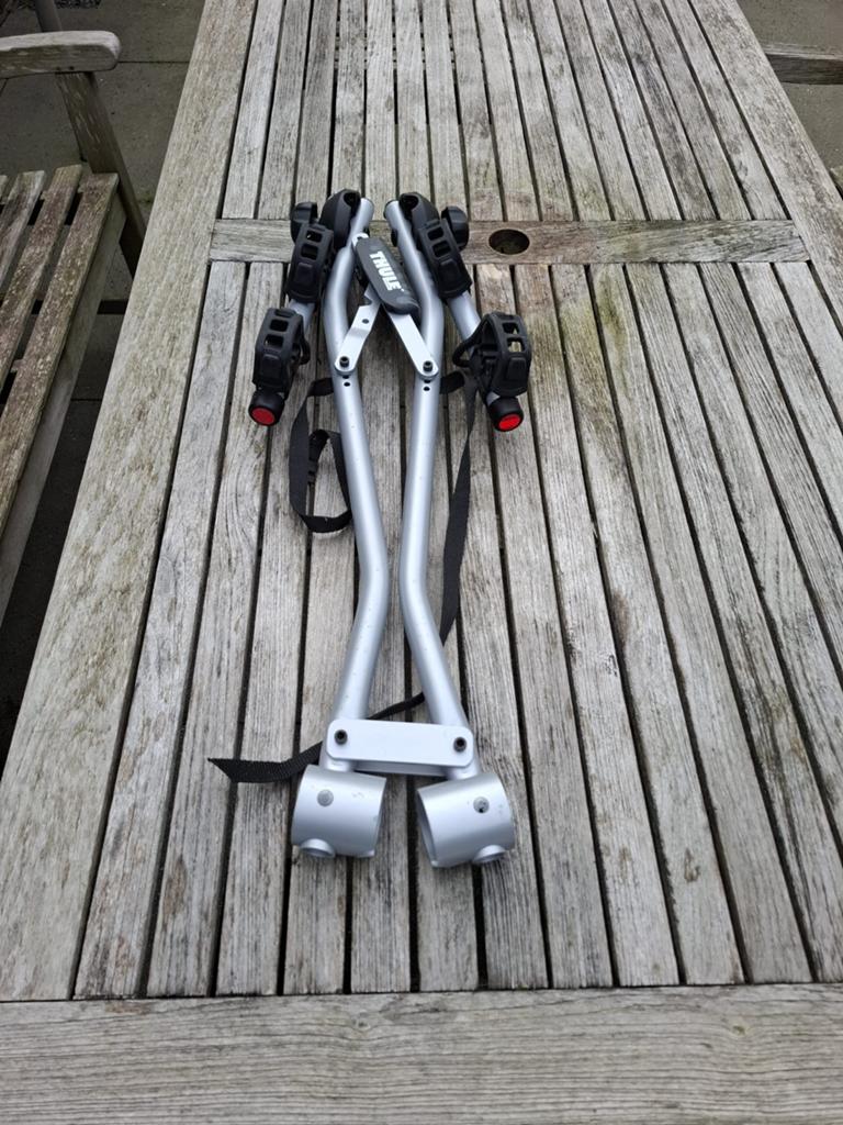Thule fietsendrager voor 2 fietsen, Ophalen of Verzenden, 2 fietsen, Gebruikt, Achterklepdrager
