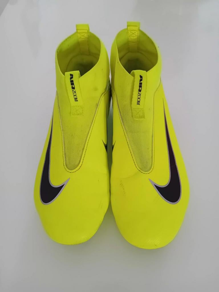Voetbalschoenen Nike air, Sport en Fitness, Voetbal, Maat XS of kleiner, Ophalen of Verzenden, Zo goed als nieuw, Schoenen