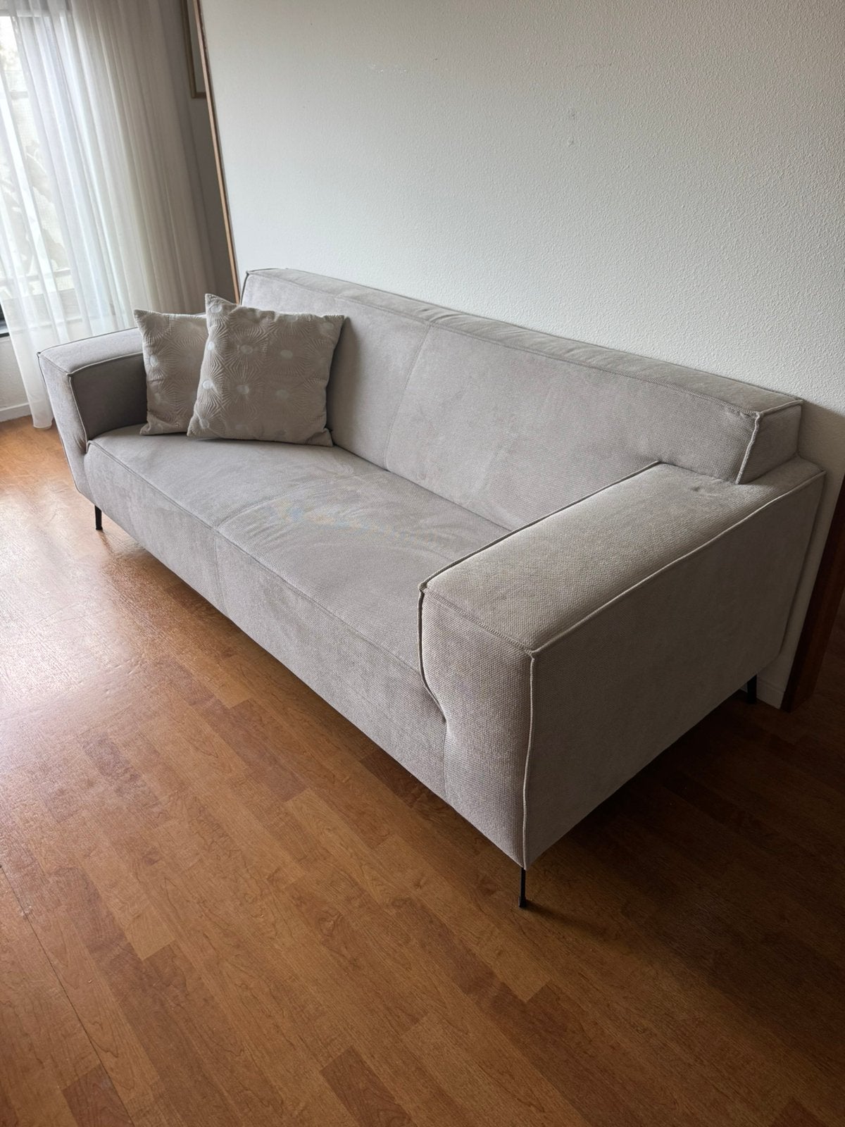 Zeer nette lichtgrijze 2,5 zits bank, Ophalen, Tweepersoons, 75 tot 100 cm, Zo goed als nieuw