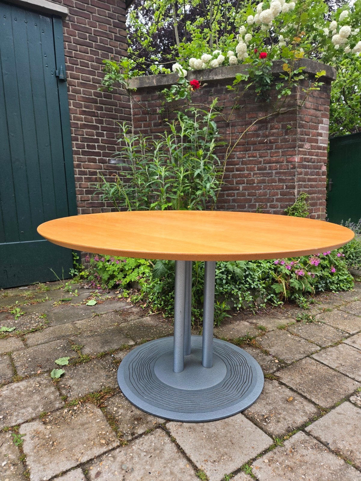 Leolux trias design eettafel jaren 90 Hugo de Ruiter, Huis en Inrichting, Tafels | Eettafels, Gebruikt, 100 tot 150 cm, 50 tot 100 cm