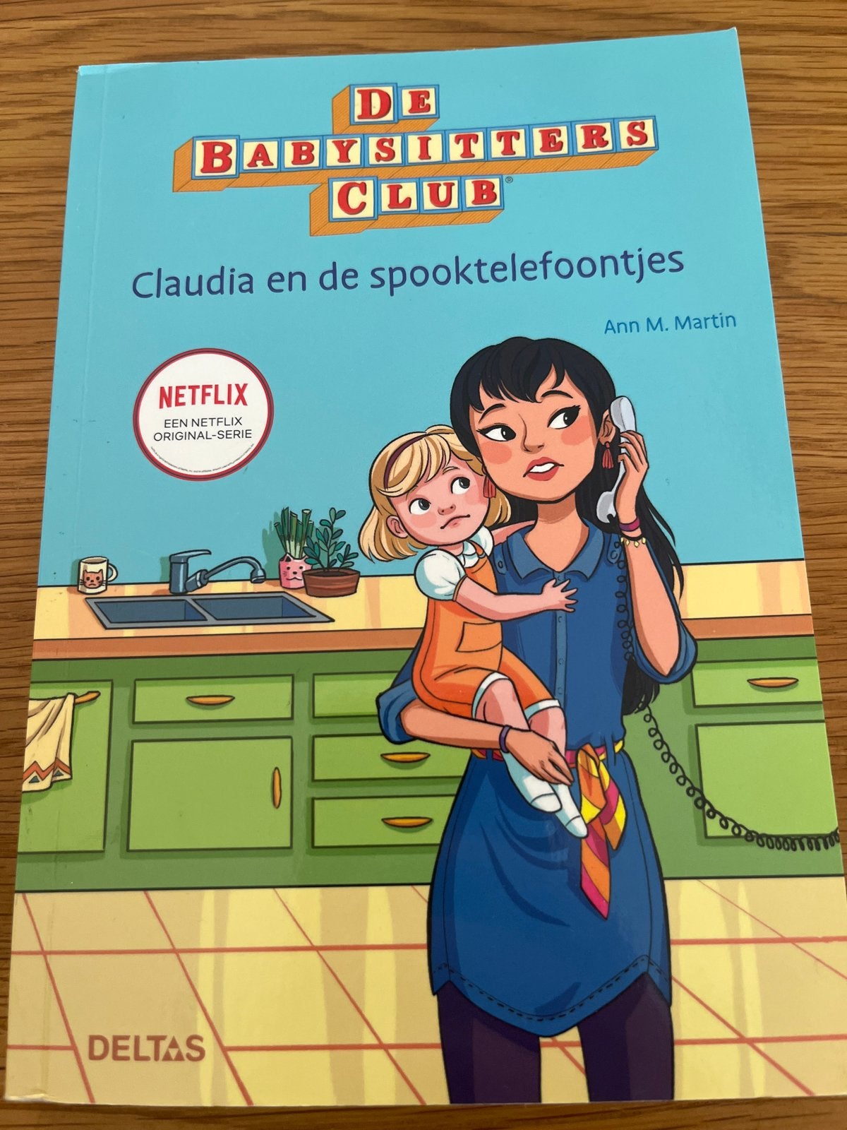 De Babysitters Club: Claudia en de spooktelefoontjes, Ophalen of Verzenden, Zo goed als nieuw, Fictie