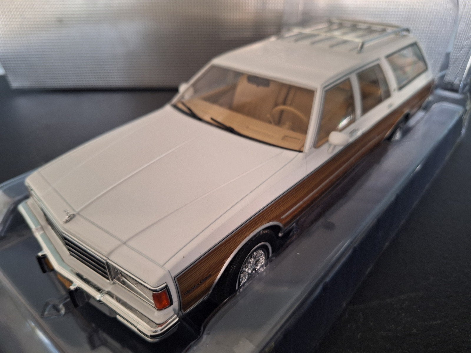 Chevrolet Caprice Estate Wagon 1988 Schaal 1:18, Overige merken, MCG, Nieuw, Ophalen of Verzenden
