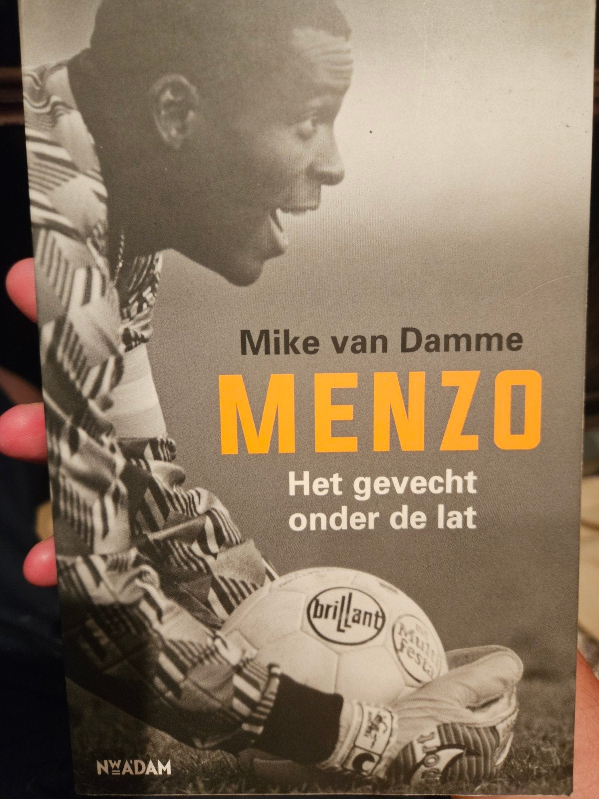 Mike van Damme MENZO: Het gevecht onder de lat, Ophalen of Verzenden, Gelezen, Mike van Damme, Balsport