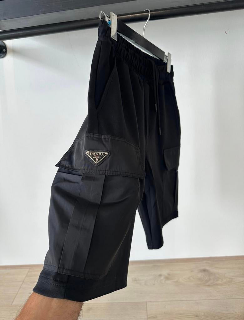 Prada short black, Ophalen of Verzenden, Nieuw, Maat 52/54 (L), Zwart