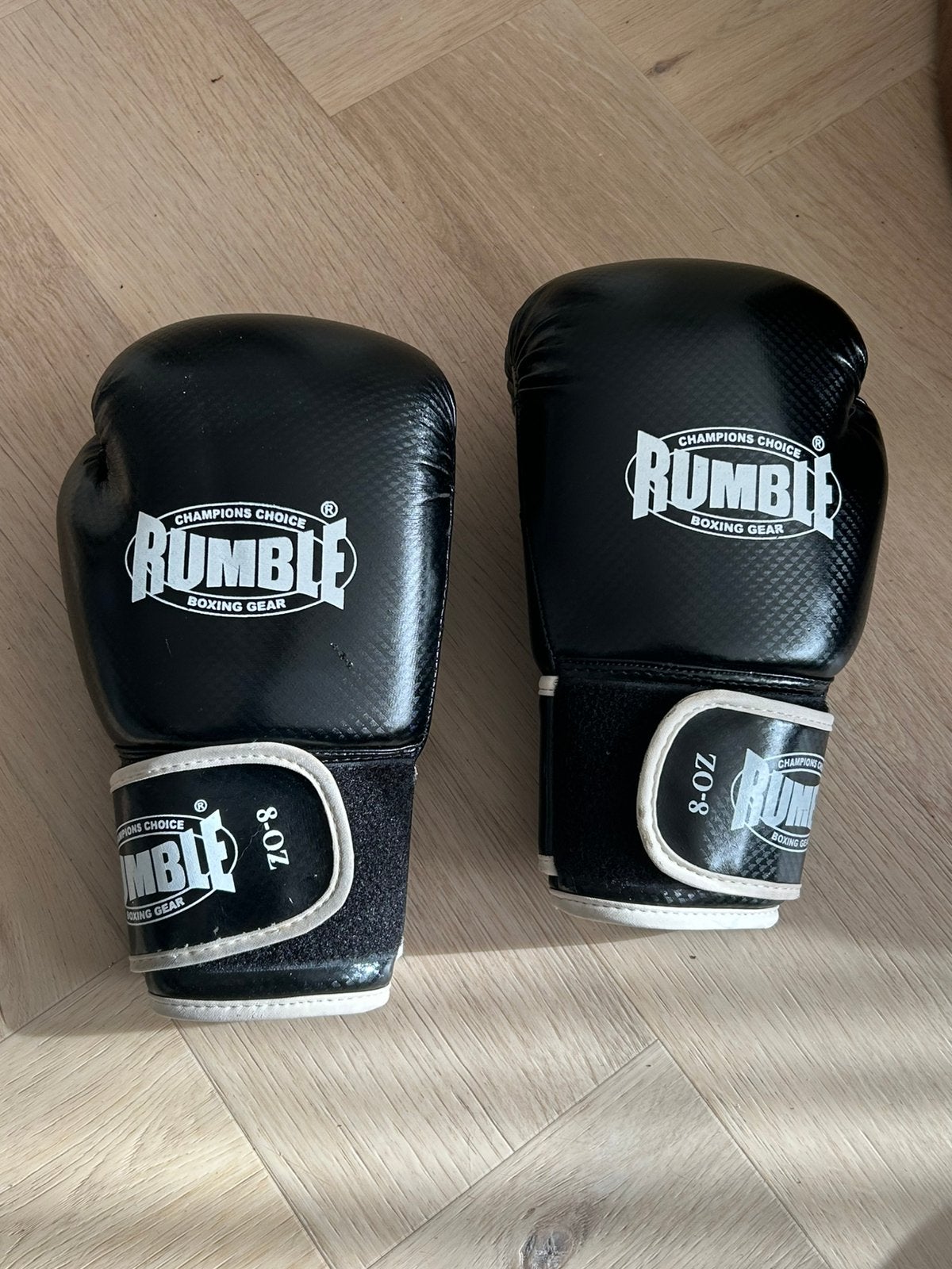 Rumble bokshandschoenen 8 oz – zwart – goede staat, Maat XS of kleiner, Ophalen of Verzenden, Zo goed als nieuw, Overige