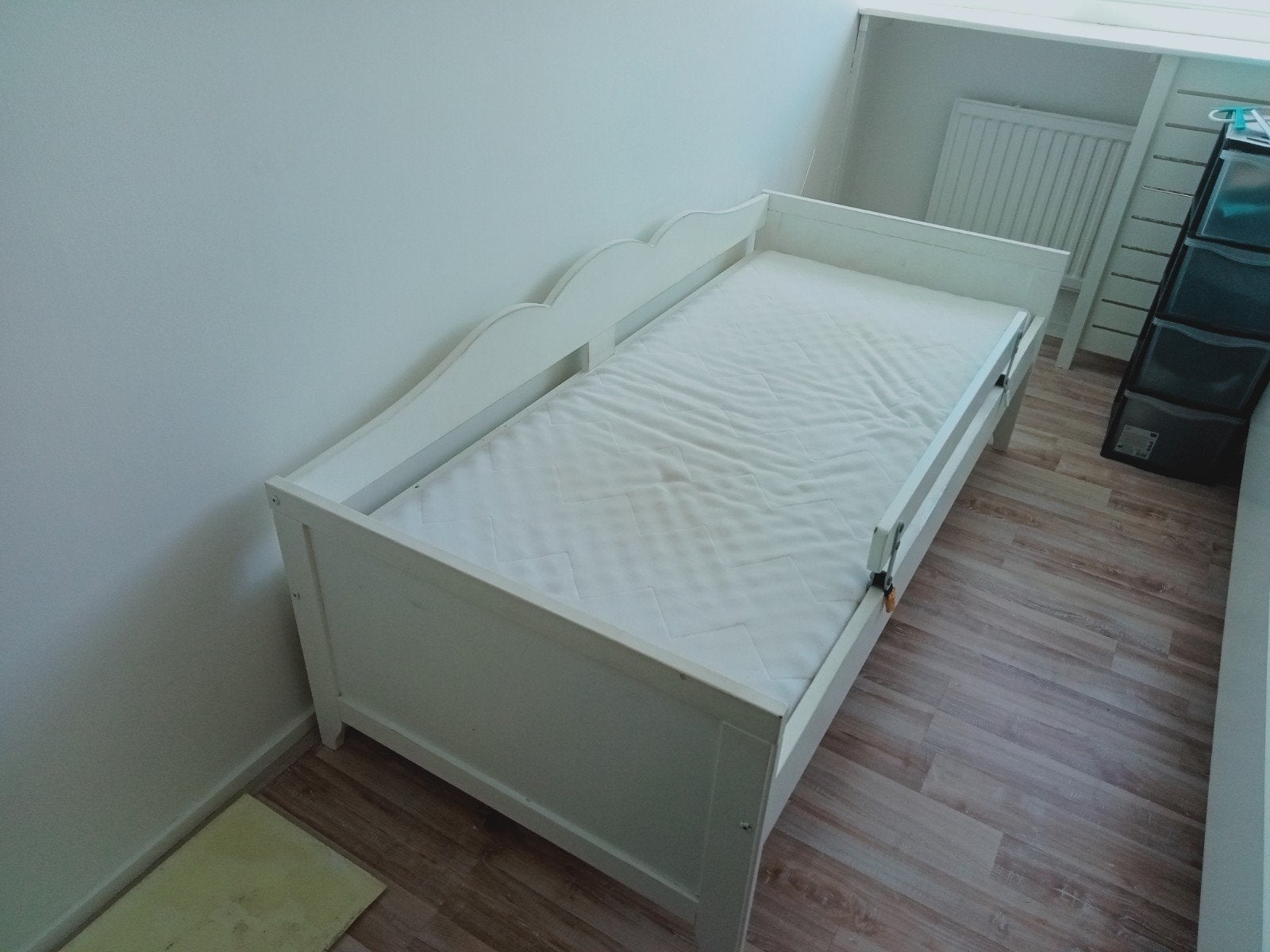 Wit kinderbed met matras en lattenbodem (IKEA Sultan Lade), Lattenbodem, Gebruikt, 70 tot 85 cm, Ophalen of Verzenden