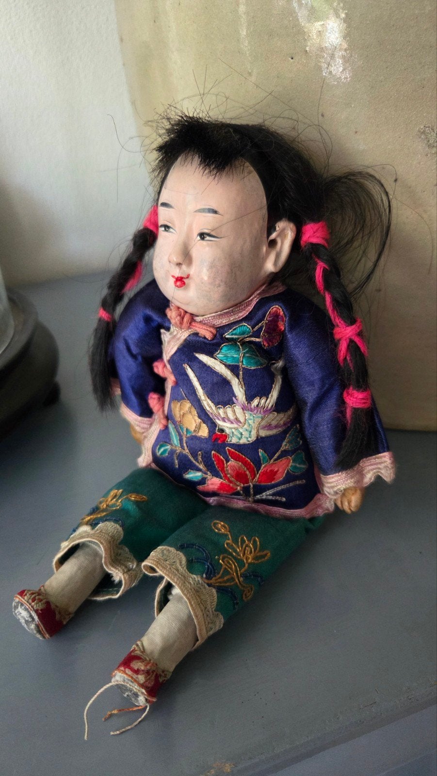 Antiek Chinees popje met originele zijden kleding, Ophalen of Verzenden, Pop