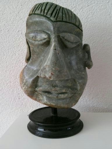 "KOP"- surrealistisch werk uit harde natuursteen., Ophalen, 20 - 50 cm, Steen of Keramiek, Beeld