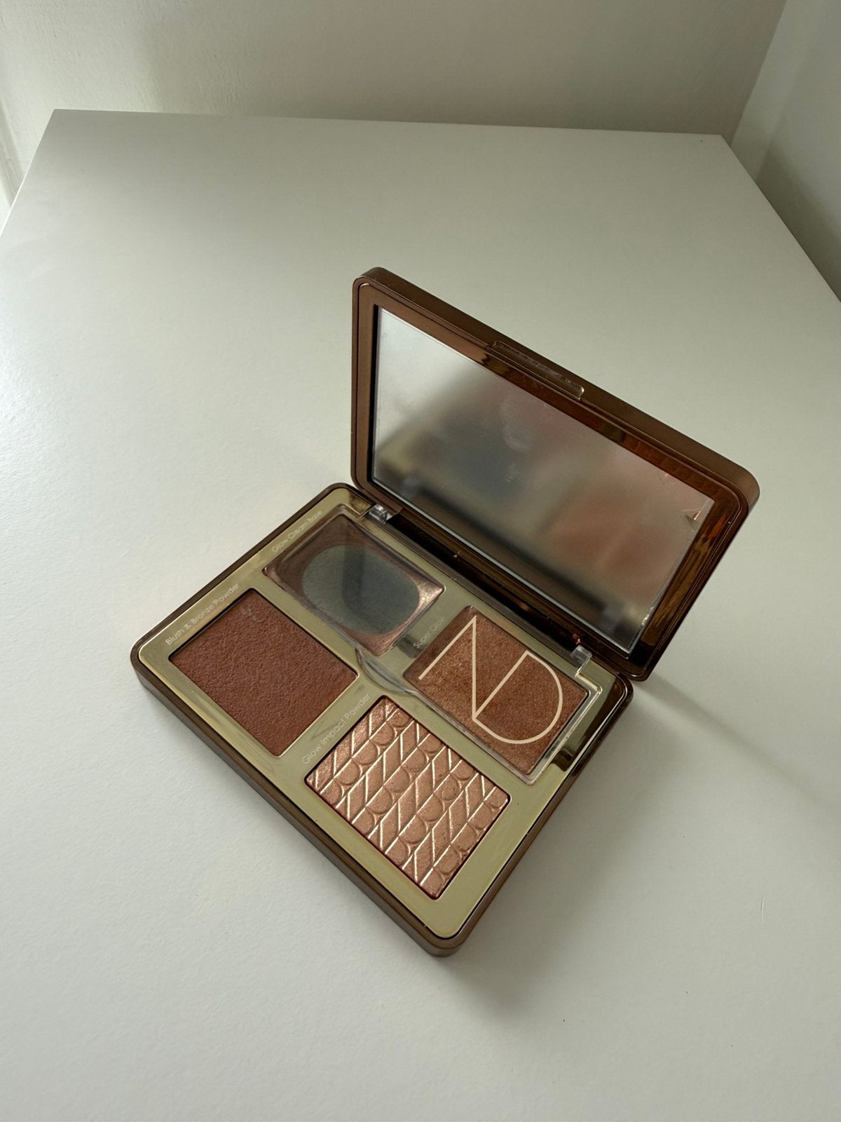 Natasha Denona Tan bronze & glow palette, Sieraden, Tassen en Uiterlijk, Uiterlijk | Cosmetica en Make-up, Verzenden, Zo goed als nieuw