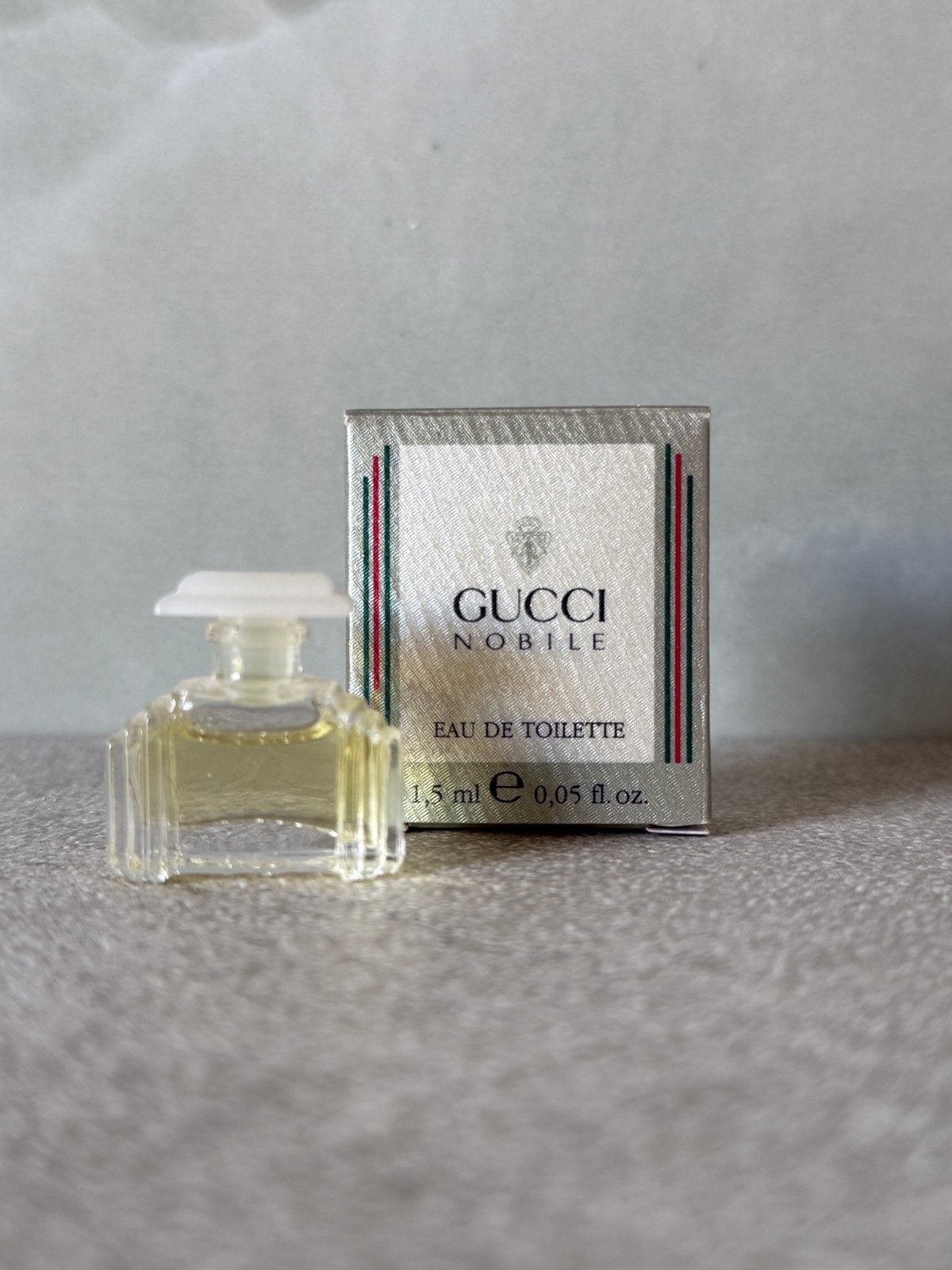 Gucci Nobile Eau de Toilette Miniatuur Parfum 1.5 ml, Sieraden, Tassen en Uiterlijk, Uiterlijk | Parfum, Ophalen of Verzenden