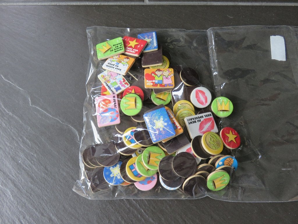 Beloningsmagneten, set van ca 90 stuks. Diverse teksten, Ophalen of Verzenden, Zo goed als nieuw, Ontdekken