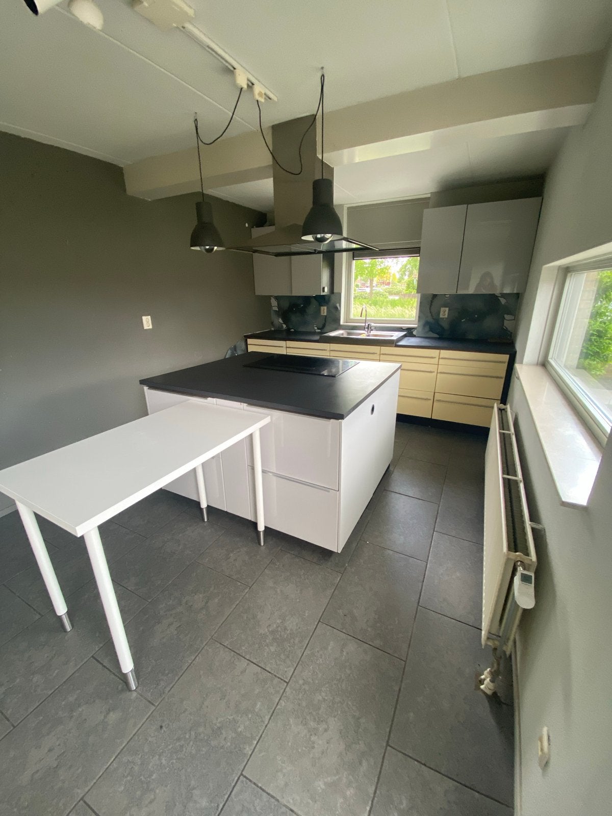 Gebruikte keuken met kookeiland en inbouwapparatuur, Huis en Inrichting, Keuken | Complete keukens, Ophalen, Gebruikt, Dubbelwandige keuken