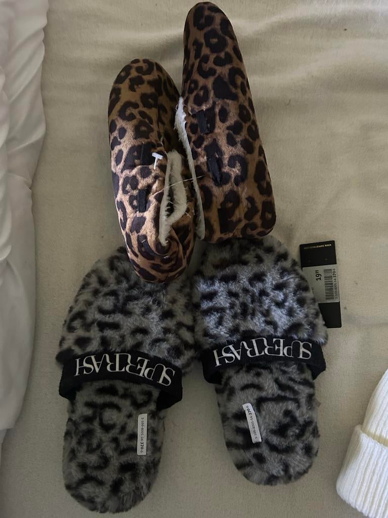 Leuke panter pantoffels, Ophalen of Verzenden, Nieuw, Bruin, Pantoffels of Sloffen
