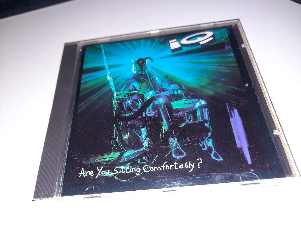 CD IQ  – Are You Sitting Comfortably?, Cd's en Dvd's, Ophalen, Zo goed als nieuw