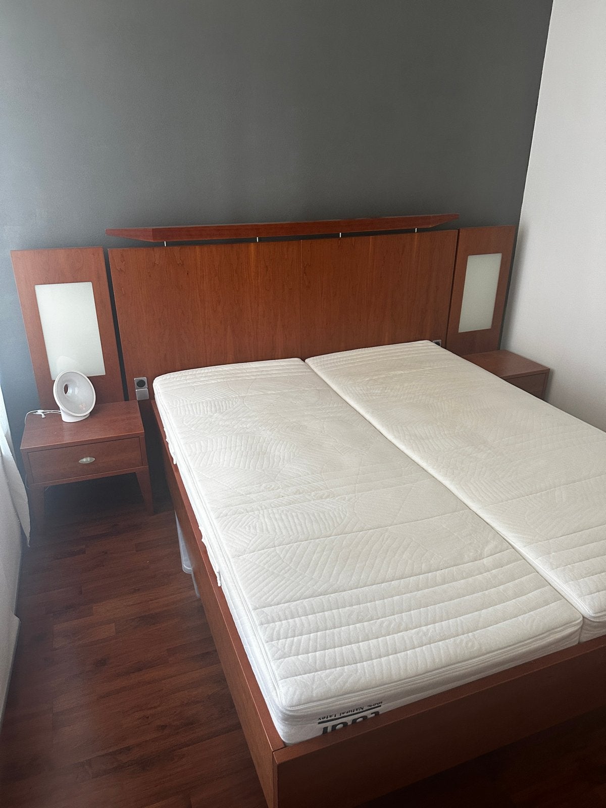 Houten tweepersoonsbed met nachtkastjes en lattenbodems, Ophalen, Gebruikt, Tweepersoons, 200 cm
