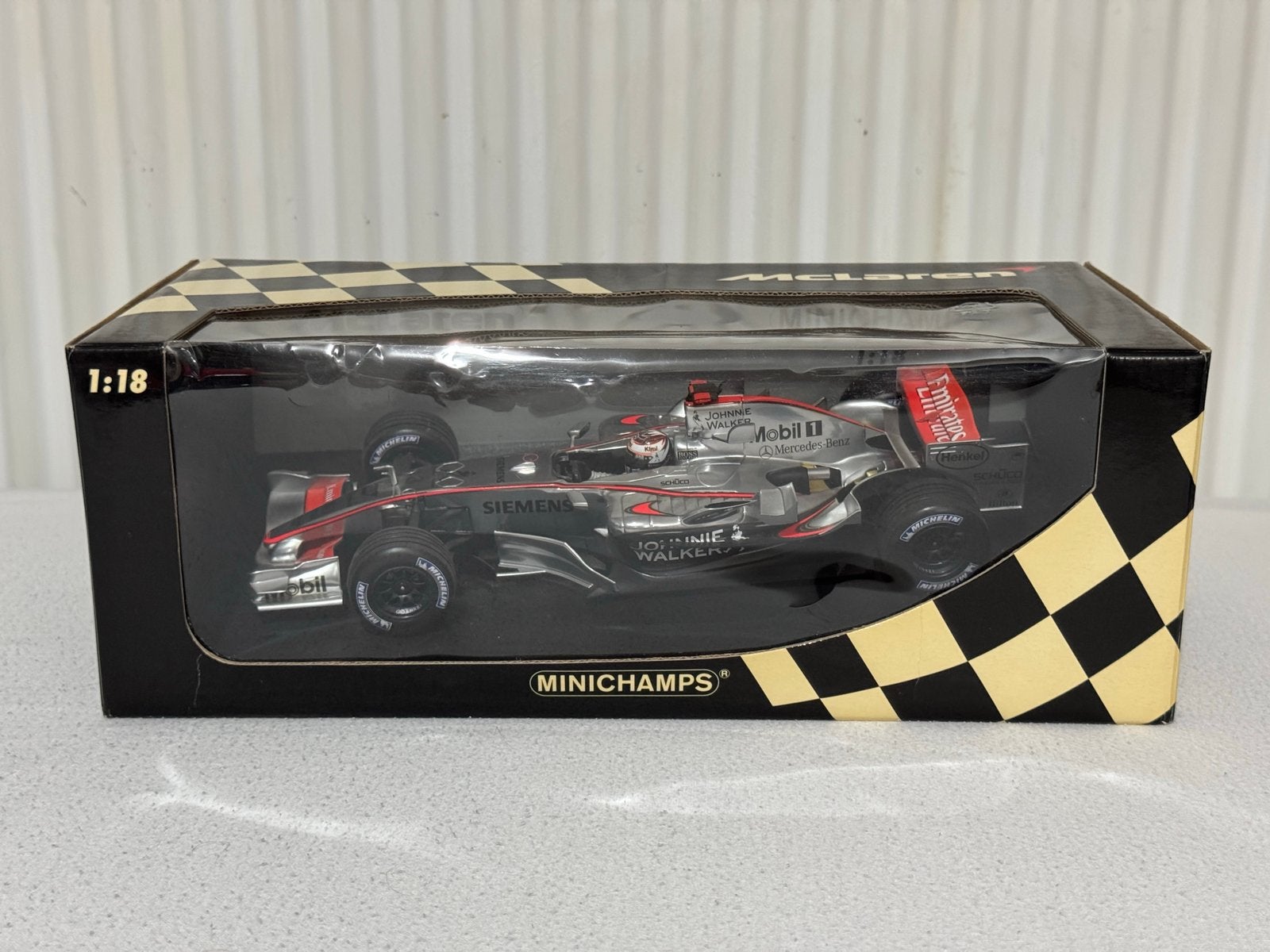 1:18 McLaren Mercedes MP4-21 Raikkonen Minichamps, Ophalen of Verzenden, Zo goed als nieuw, Auto, MiniChamps