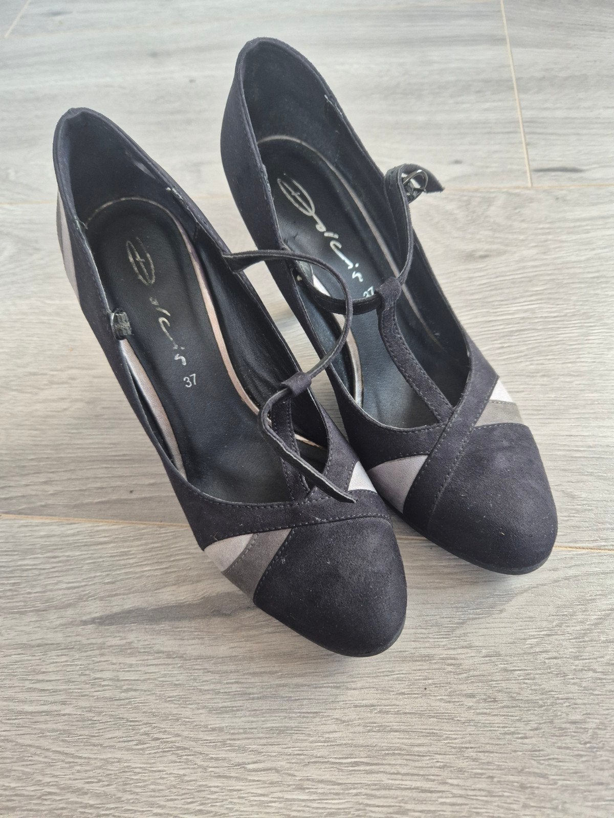Dolcis T-Strap Pumps Suède-look - Maat 37, Dolcis, Schoenen met lage hakken, Zwart, Ophalen of Verzenden