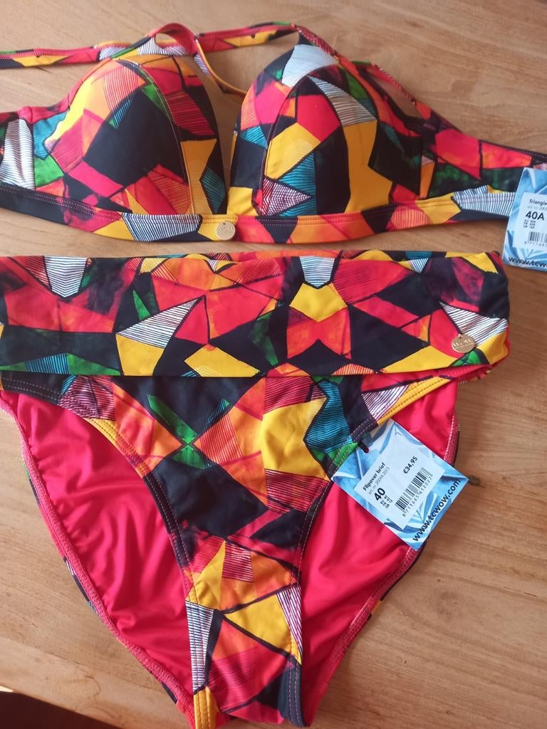 WOW Bikini Maat 40 - Nieuw met prijskaartjes, Overige kleuren, Nieuw, Ophalen of Verzenden, WOW