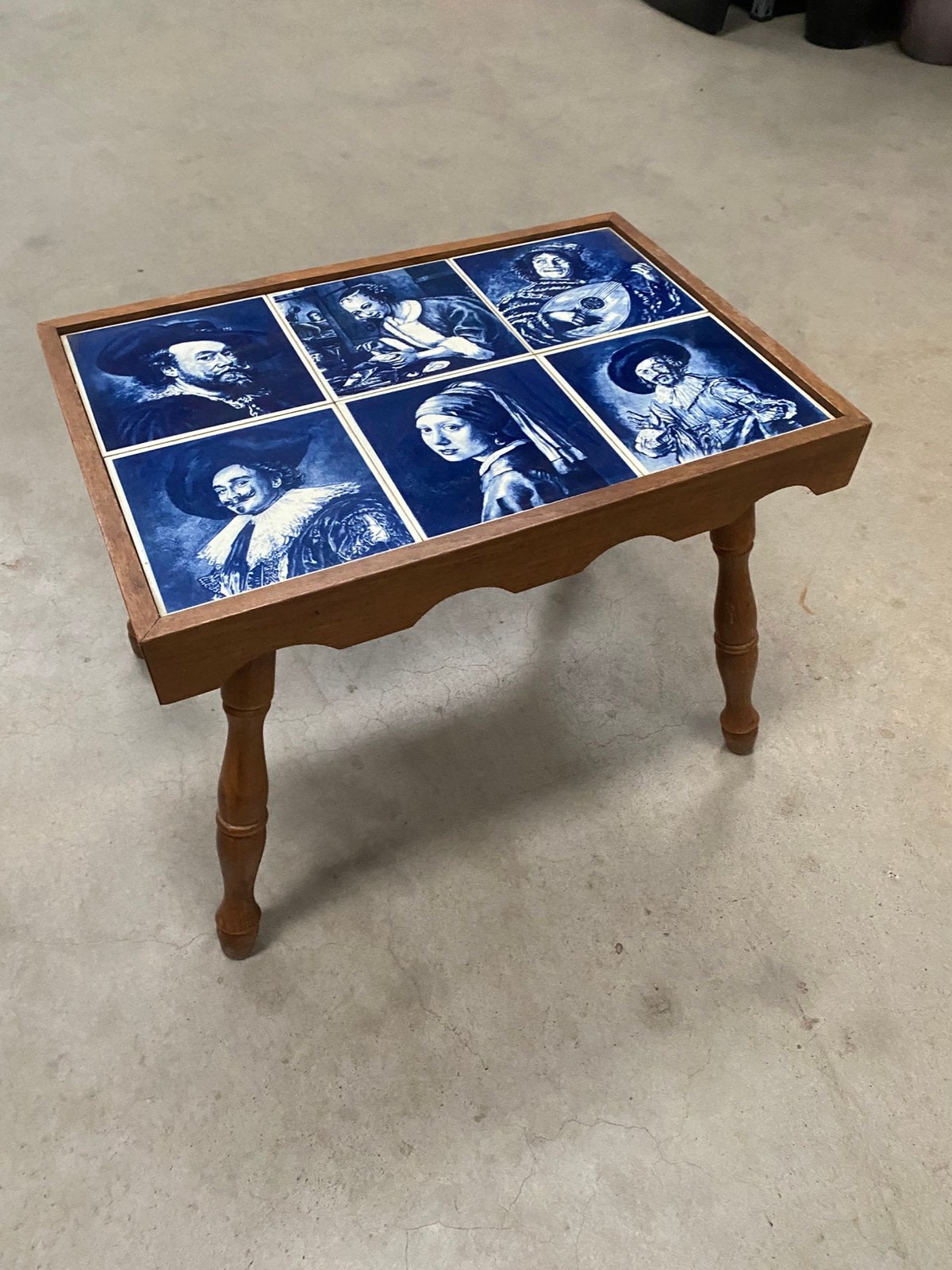 Vintage tafeltje met delft’s blauwe tegeltjes, Ophalen