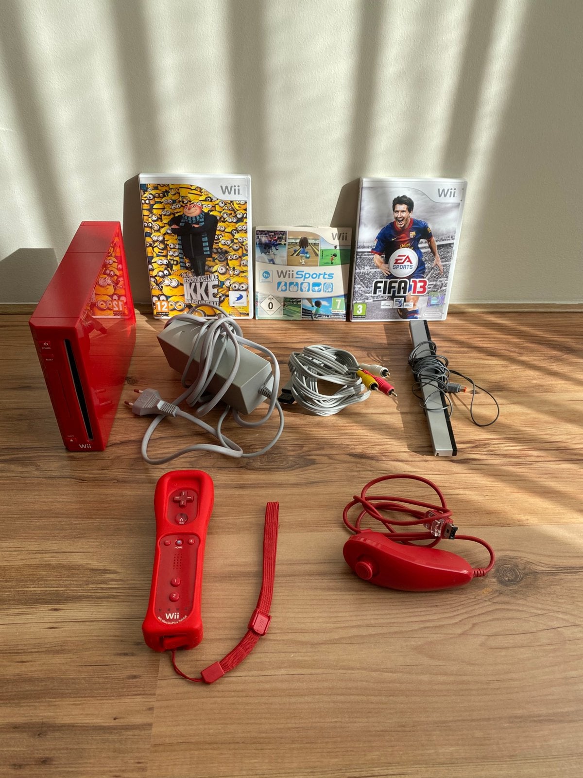 Rode Nintendo Wii, Ophalen of Verzenden, Zo goed als nieuw