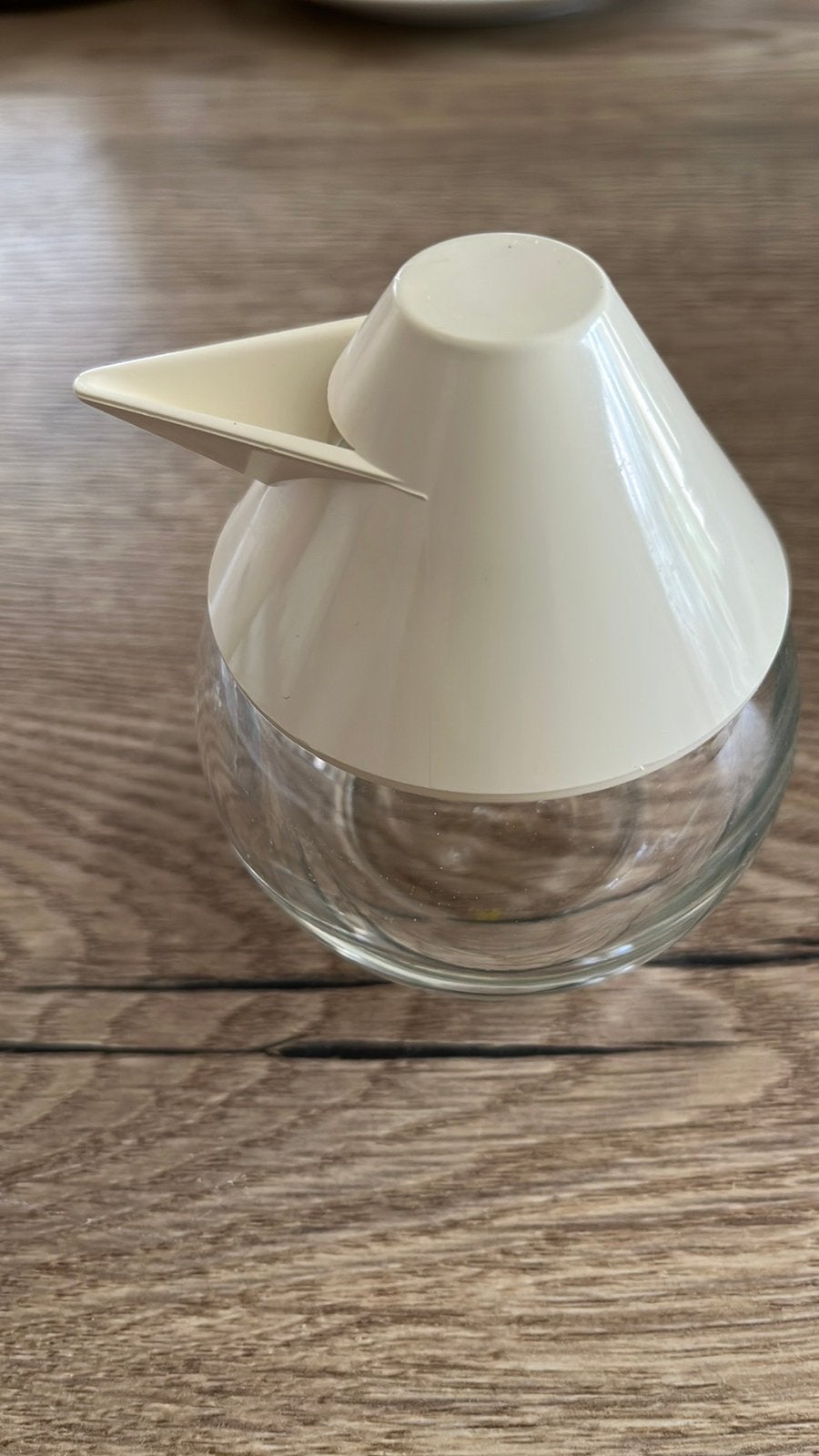 Set BMF/N melkkannetje en strooier glas met wit plastic., Ophalen of Verzenden, Gebruikt