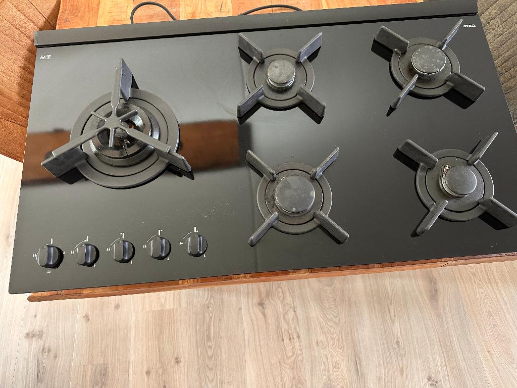 Prachtig ATAG gasfornuis 90 cm zwart 5-pits met wokbrander, Ophalen, Gebruikt, Inbouw, Gas
