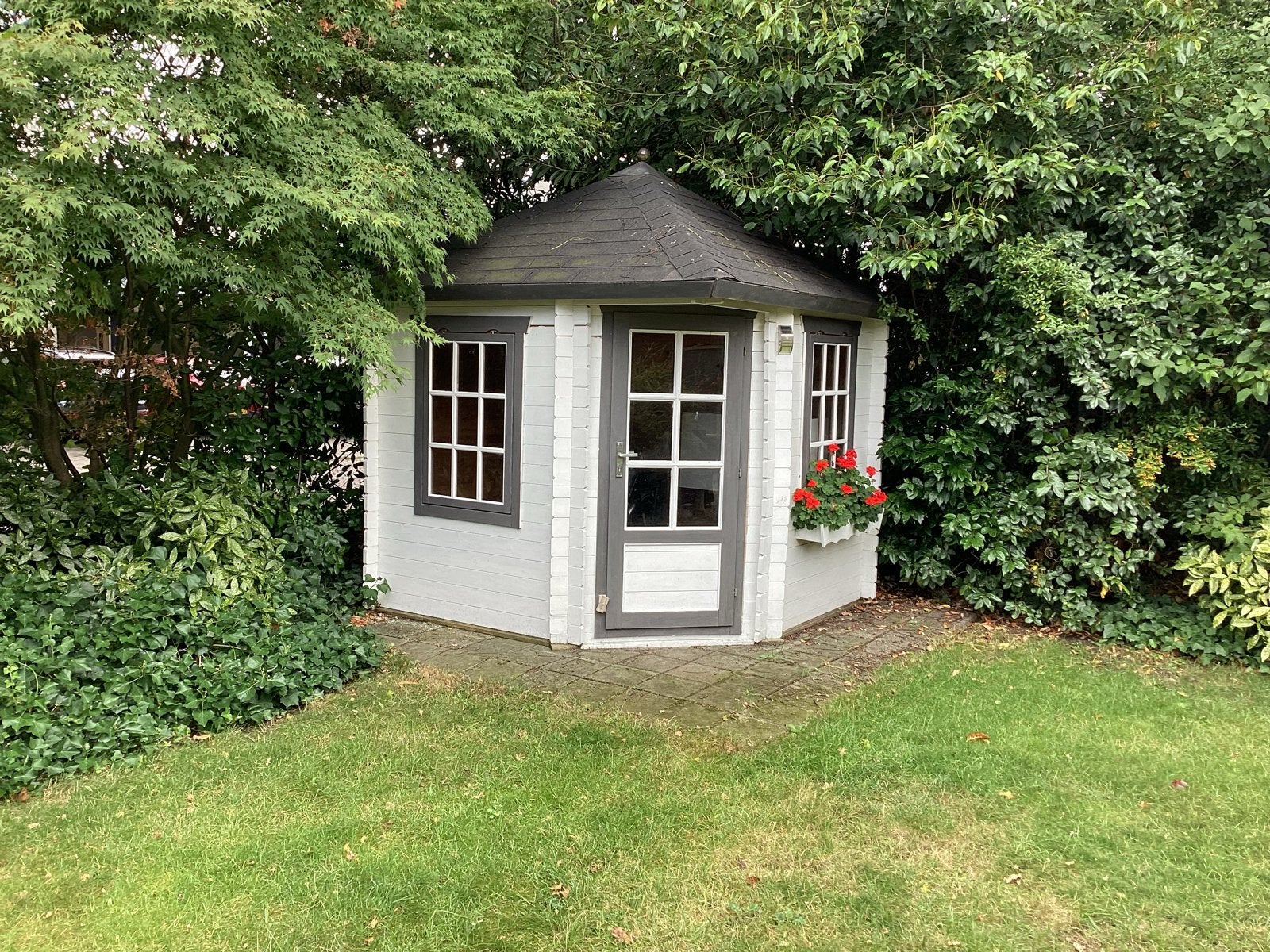Compact houten tuinhuisje met ramen en deur, Ophalen, Tuinhuis, 250 tot 500 cm, 2 ramen
