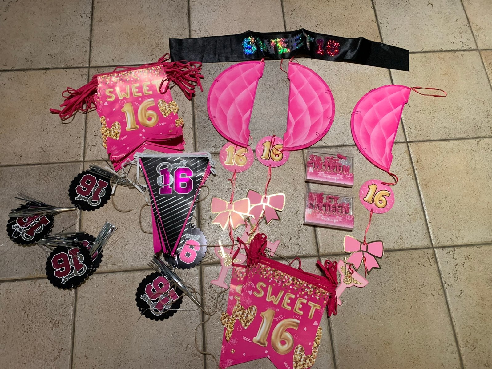 Sweet sixteen feest versiering pakket, Ophalen of Verzenden, Zo goed als nieuw, Versiering, Verjaardag