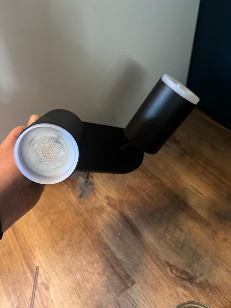 Phillips hue fugato 2 spots colour, Gebruikt, Metaal of Aluminium, Ophalen of Verzenden, Led