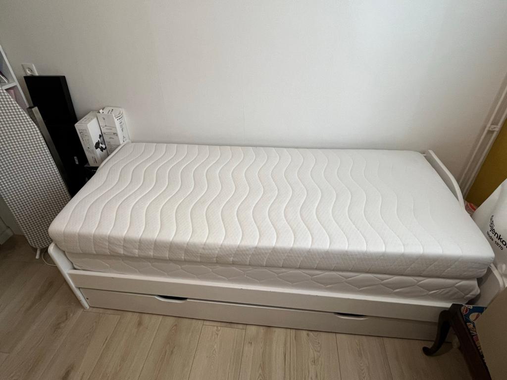 Marrass bed 200x90 weinig gebruikt, Ophalen, 90 cm, Eenpersoons, Wit