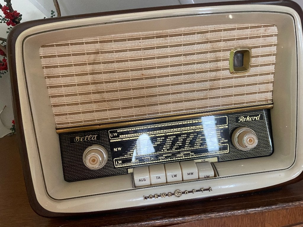 Loewe Opta  radio, Antiek en Kunst, Antiek | Tv's en Audio, Ophalen