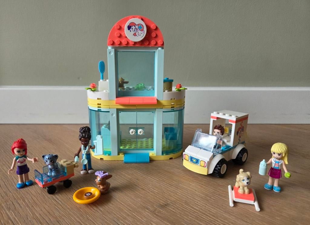 LEGO Friends 41494 & 41495 - Dierenkliniek en Ambulance, Lego, Friends, Ophalen of Verzenden, Zo goed als nieuw