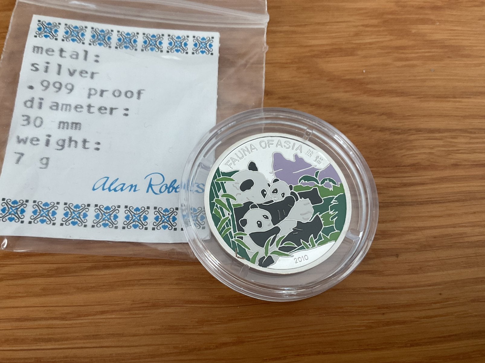 Noord-Korea 2 won 2010 zilver gekleurd panda, Ophalen of Verzenden, Oost-Azië, Zilver