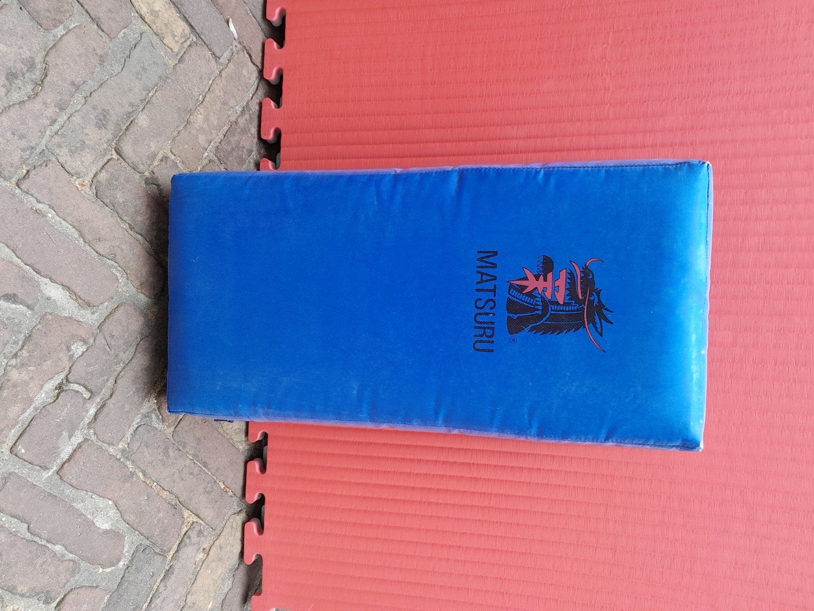 Matsuru stootkussen / trapkussen vechtsport, Sport en Fitness, Ophalen, Gebruikt, Overige, Vechtsportbescherming