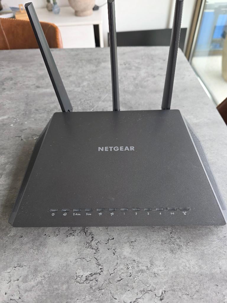 3 routers (ASUS, Netgear), Computers en Software, Routers en Modems, Gebruikt, Router, Ophalen of Verzenden