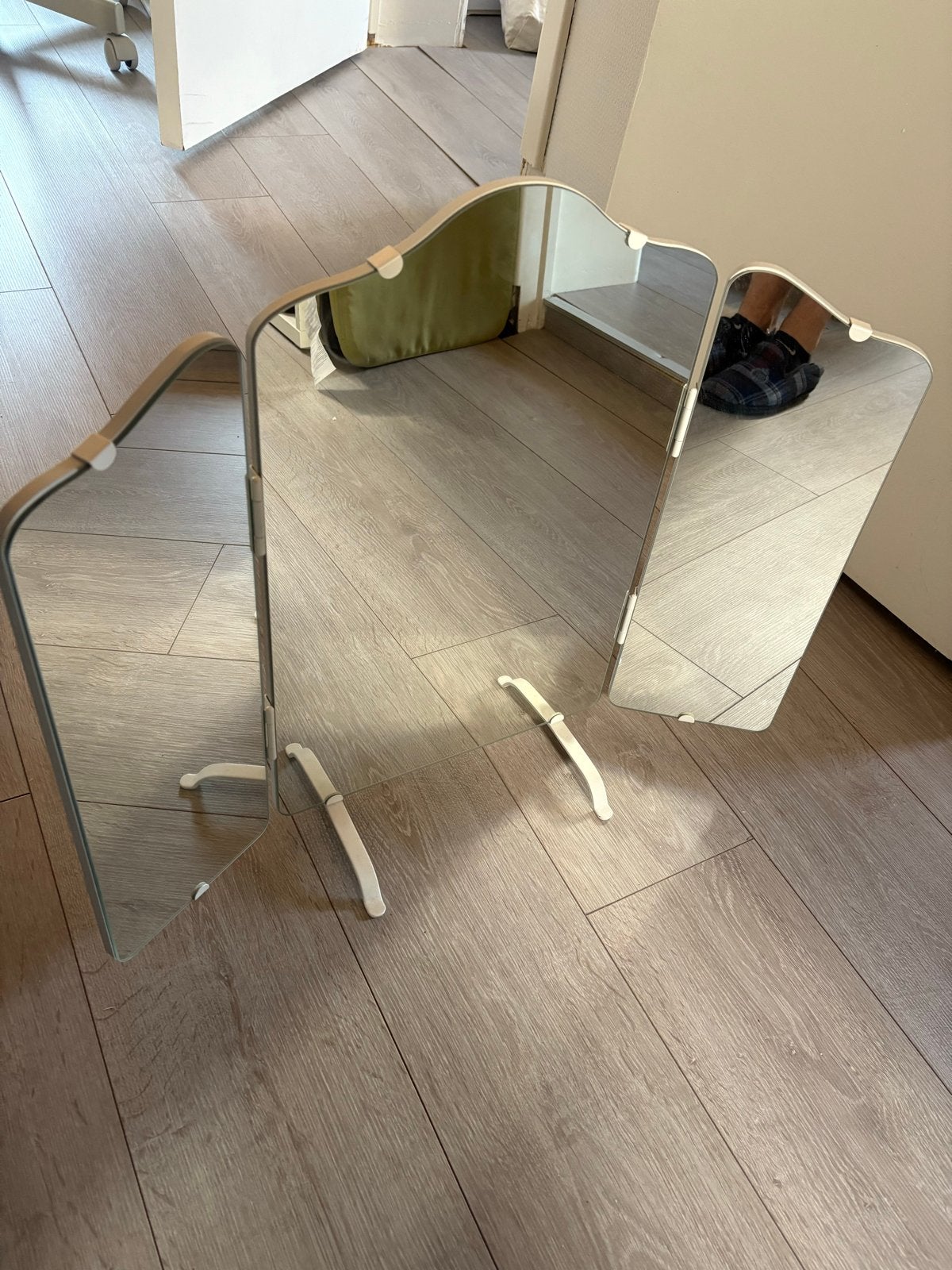 IKEA Rossared drieluik spiegel - perfecte staat, Ophalen of Verzenden, Zo goed als nieuw, Minder dan 100 cm, Overige vormen