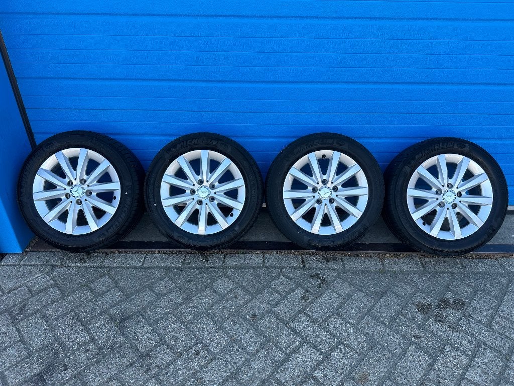 Orginele Mercedes A klasse velgen + banden W176, Ophalen, Gebruikt, Mercedes-Benz
