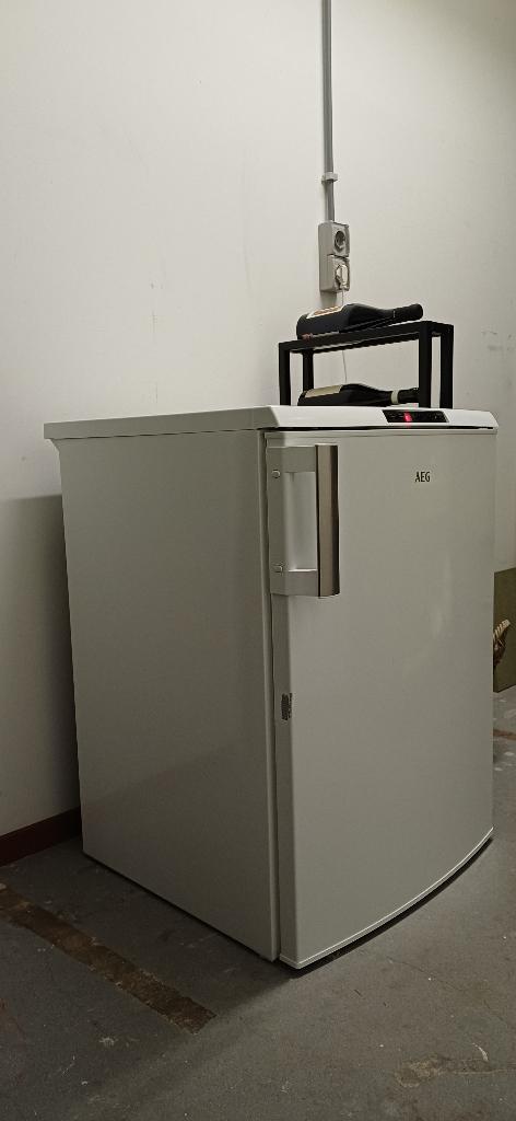 Vriezer AEG (tafelmodel), Gebruikt, Minder dan 60 cm, Vrijstaand, Ophalen