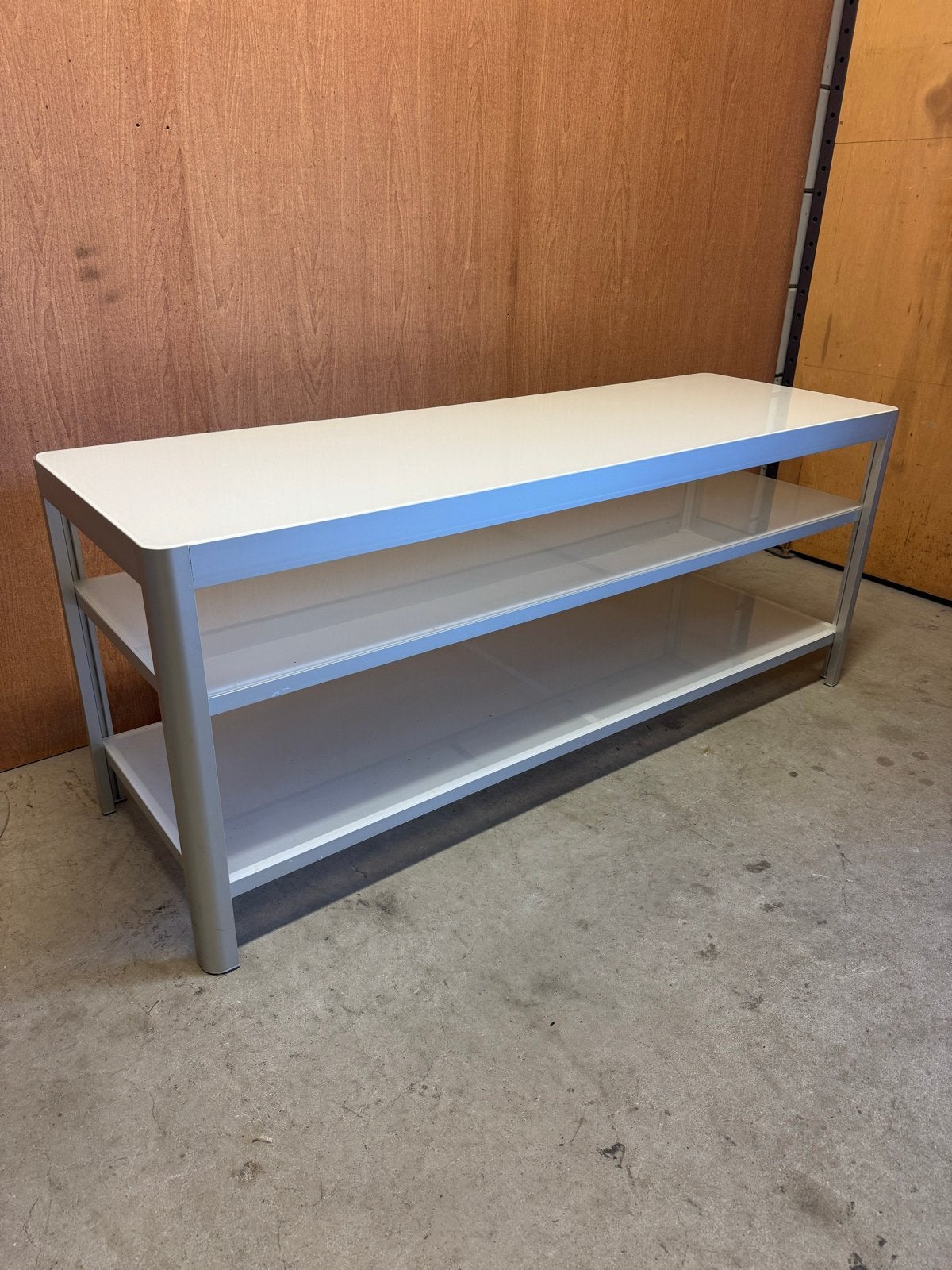 Modern TV-meubel/dressoir met melkglas aluminium frame, Ophalen, 100 tot 150 cm, Zo goed als nieuw, Modern