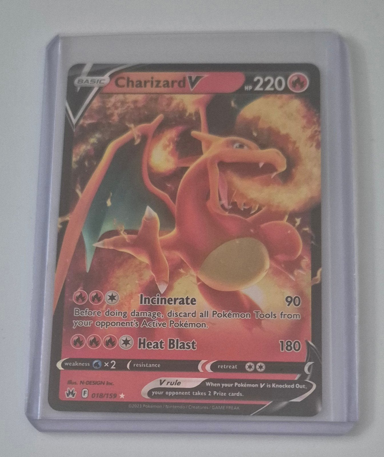 Charizard V !, Ophalen of Verzenden, Zo goed als nieuw