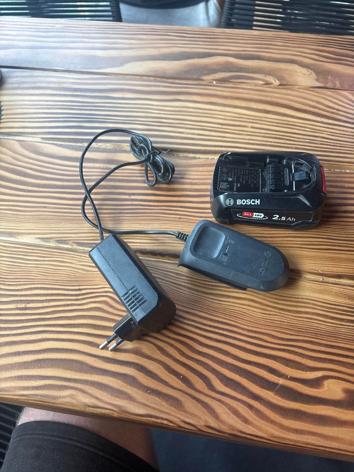Bosch Accu 18V 2.5Ah met Oplader voor Gereedschap, Doe-het-zelf en Verbouw, Gereedschap | Boormachines, Ophalen of Verzenden, Gebruikt