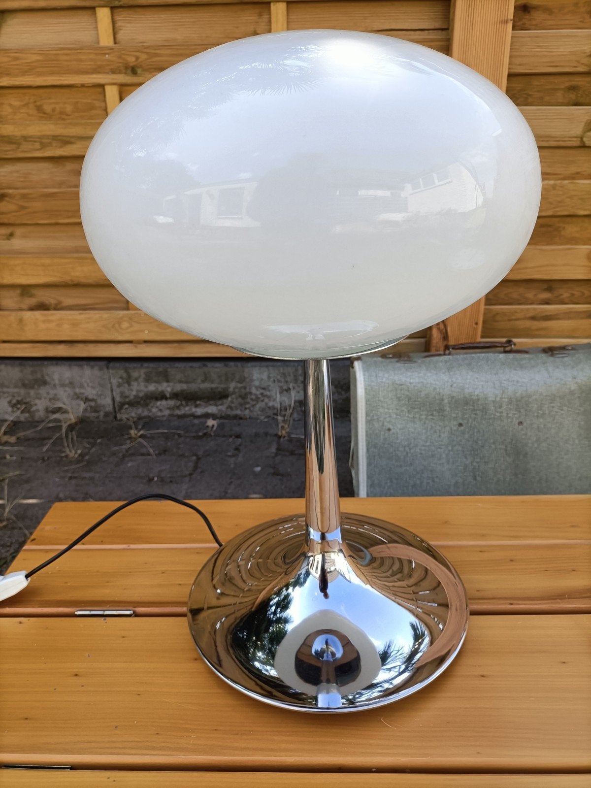 Vintage wit glas tafellamp. Venus. Retro., Ophalen