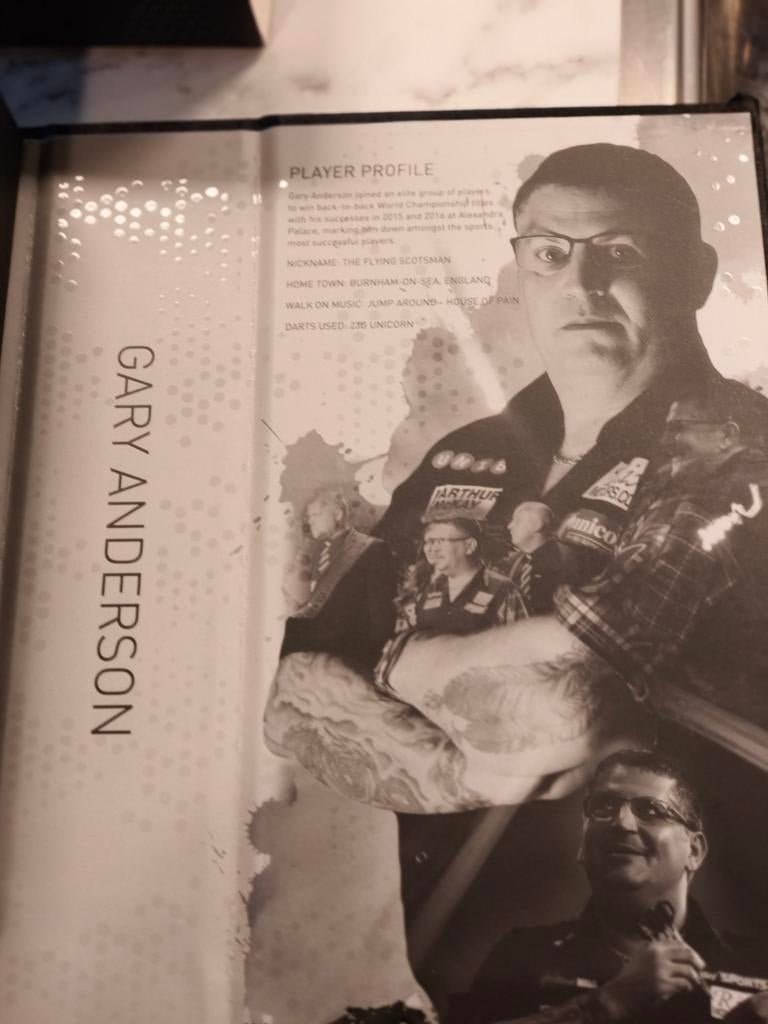 Gary Anderson Unicorn Noir Dartpijlen 21 gram, Ophalen of Verzenden, Zo goed als nieuw, Pijlen