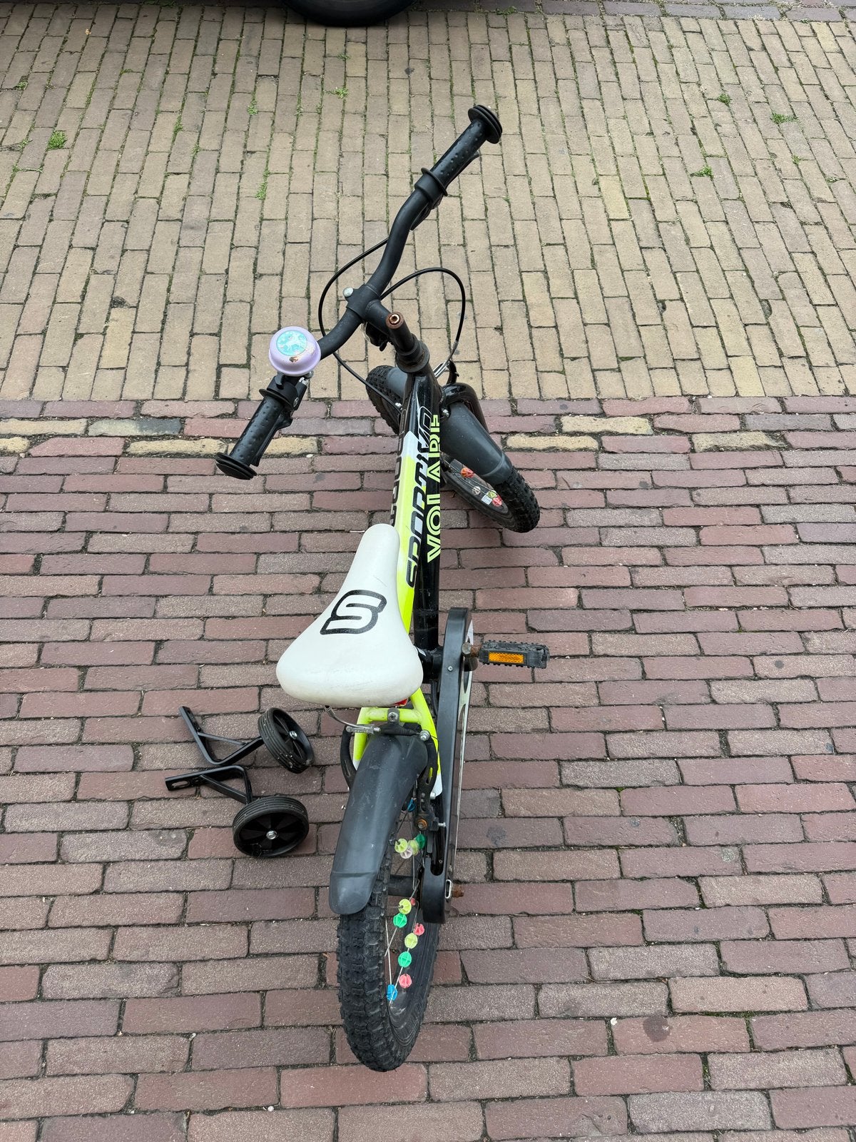 Volare Sportivo kinderfiets 16 inch met zijwieltjes, Terugtraprem, Zijwieltjes, Ophalen of Verzenden, 16 tot 20 inch
