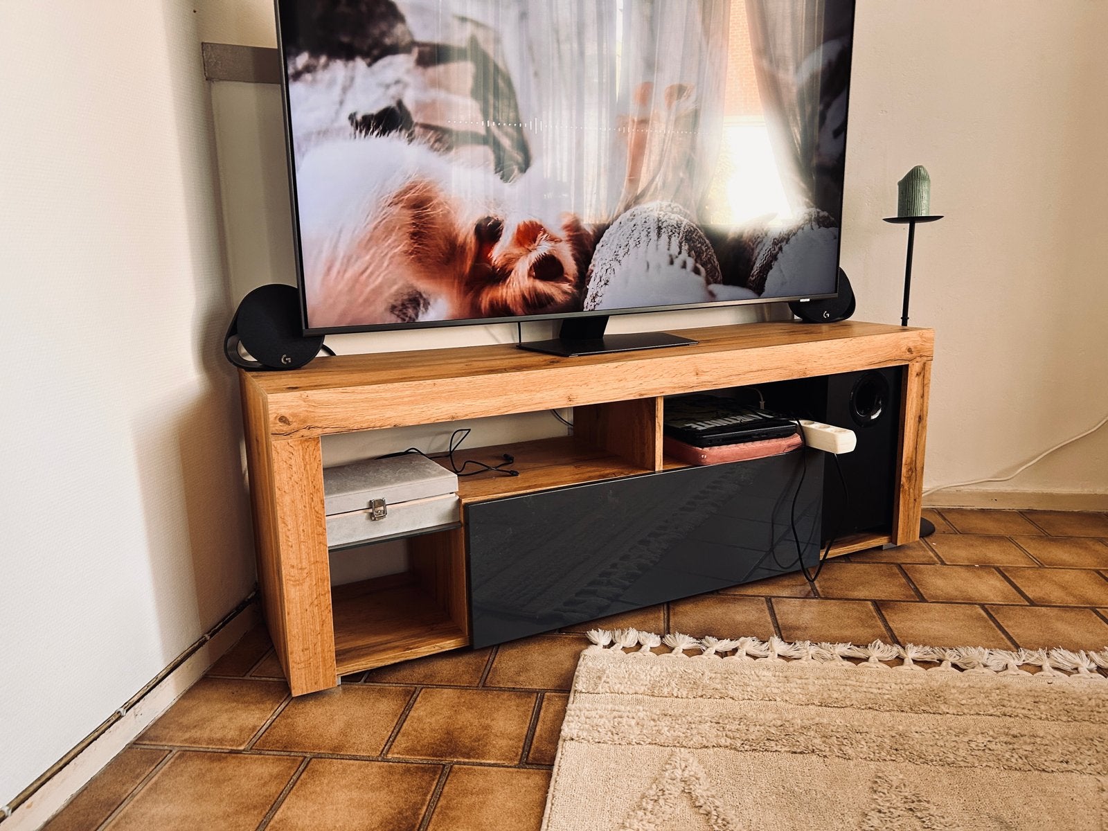 Eikenhouten tv-meubel met opbergruimte 140cm breed, Ophalen, Gebruikt, 100 tot 150 cm, Eikenhout