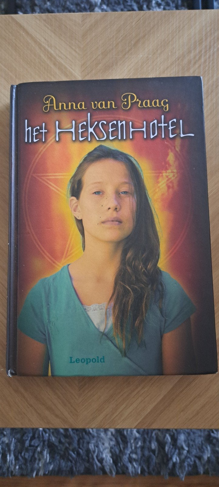 Het Heksenhotel - Anna van Praag (Jeugdboek), Boeken, Ophalen, Fictie, Anna van Praag, Zo goed als nieuw