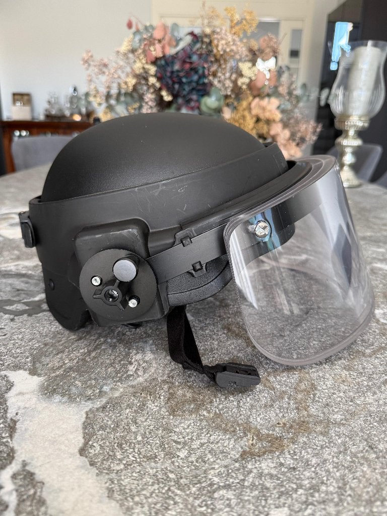 Ballistische helm met ballistisch vizier niveau IIIA, Verzamelen, Ophalen of Verzenden, Landmacht, Nederland, Helm of Baret