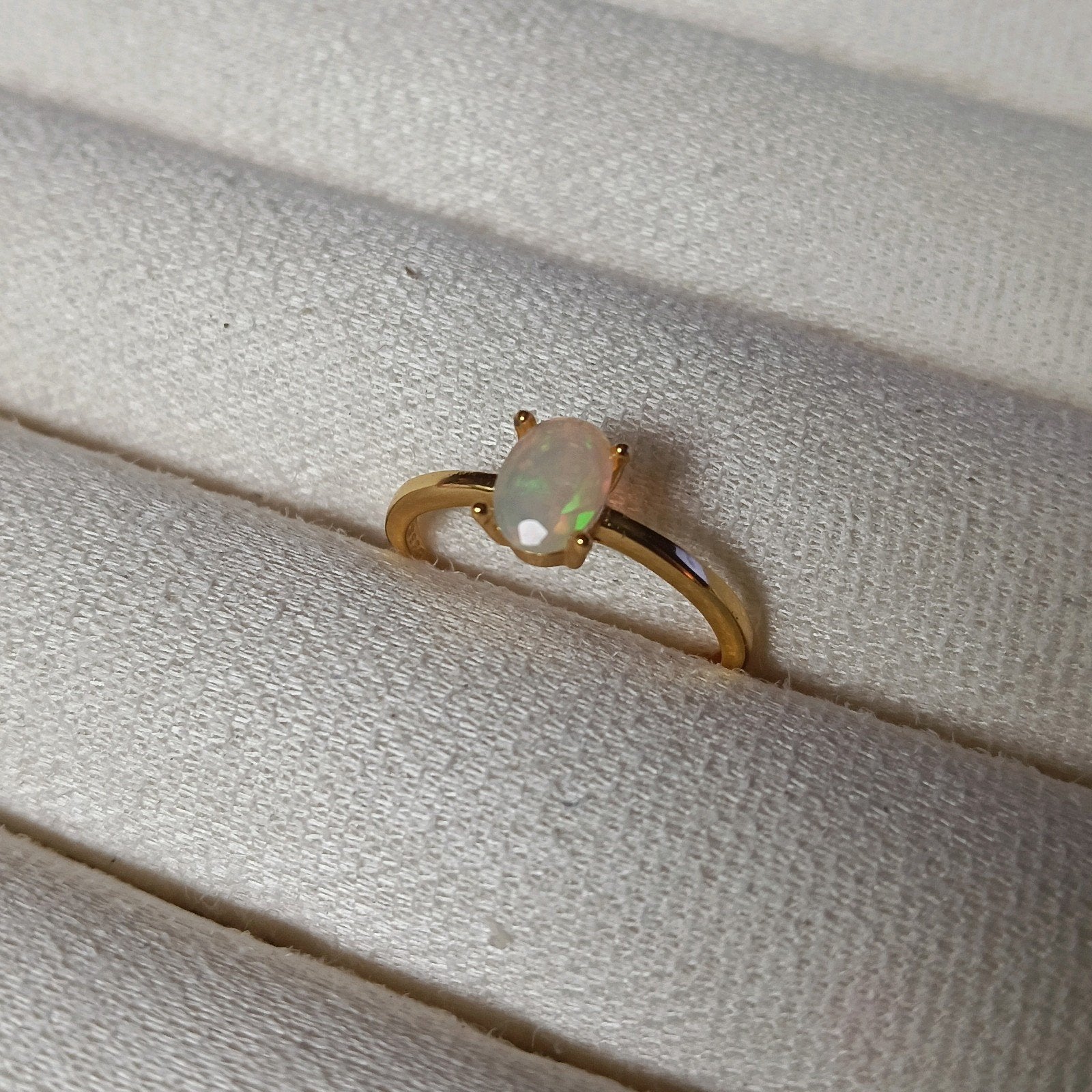 Hoge kwaliteit Ethiopische Opaal edelsteen ring - s925 goud, Nieuw, Ophalen of Verzenden, Met edelsteen, Dame