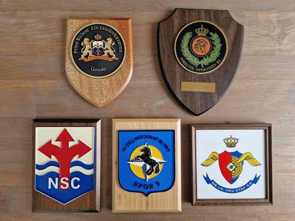 Set van 5 Defensie wapenschilden, Verzamelen, Militaria | Algemeen, Ophalen of Verzenden, Landmacht, Nederland, Embleem of Badge