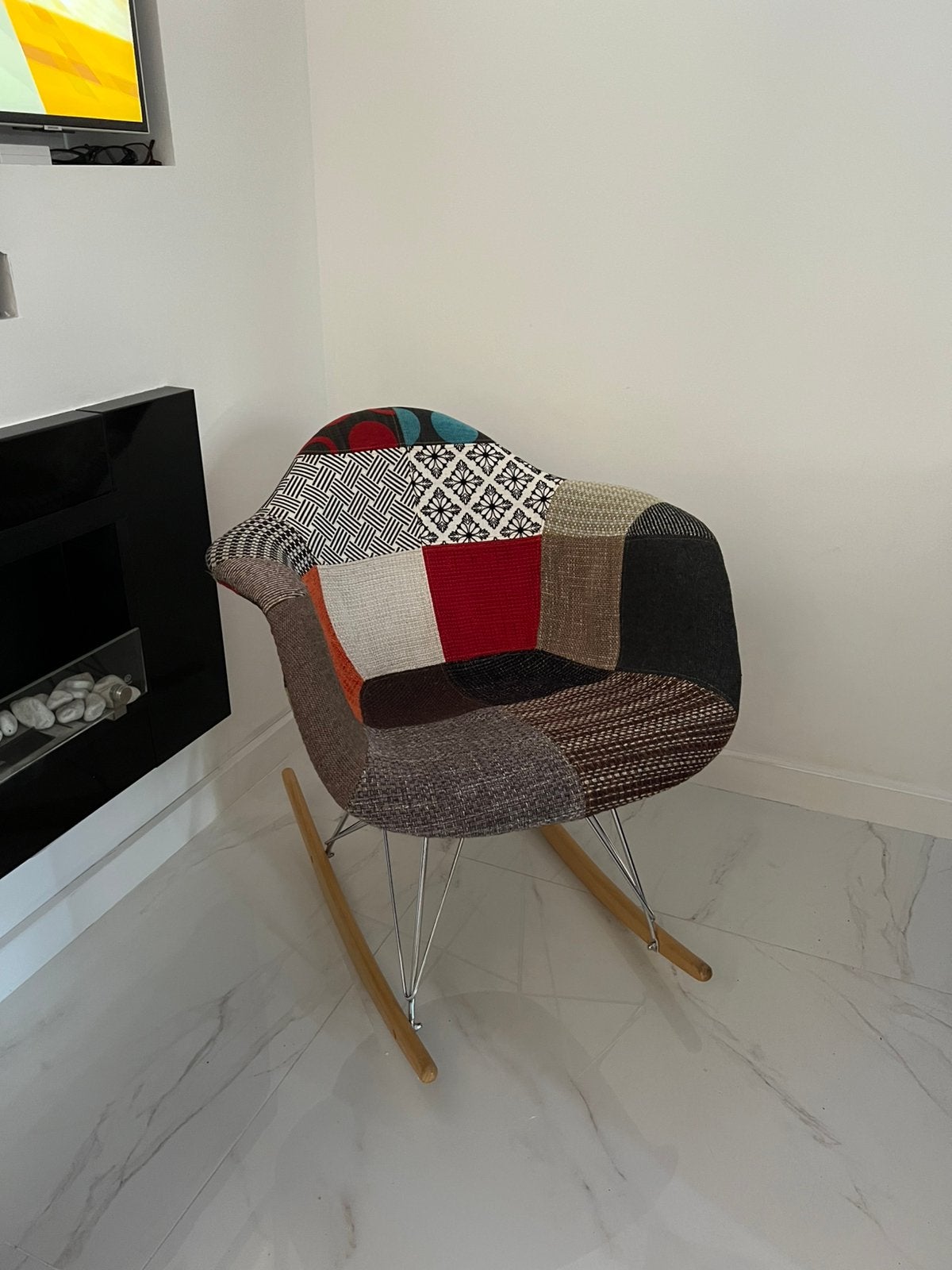 Patchwork schommelstoel/design fauteuil in Eames RAR stijl, Huis en Inrichting, Stoelen, Zo goed als nieuw, Eén, Hout, Metaal